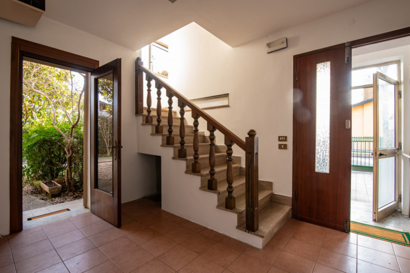 Proponiamo in vendita una rara opportunità nel cuore di Cittadella: CASA SINGOLA di circa 300 mq,...