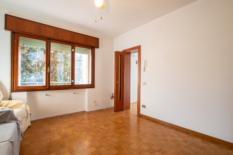 Proponiamo in vendita una rara opportunità nel cuore di Cittadella: CASA SINGOLA di circa 300 mq,...