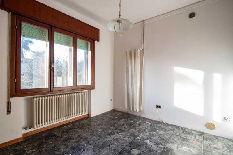 Proponiamo in vendita una rara opportunità nel cuore di Cittadella: CASA SINGOLA di circa 300 mq,...