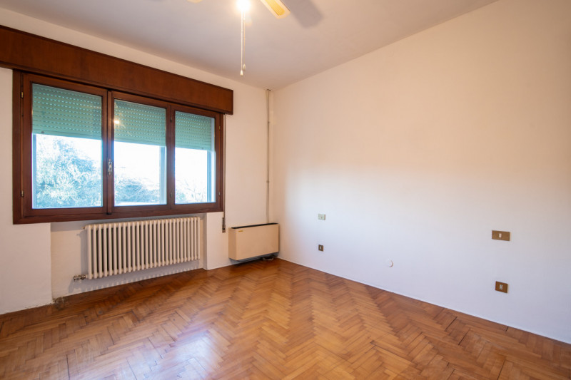 Proponiamo in vendita una rara opportunità nel cuore di Cittadella: CASA SINGOLA di circa 300 mq,...