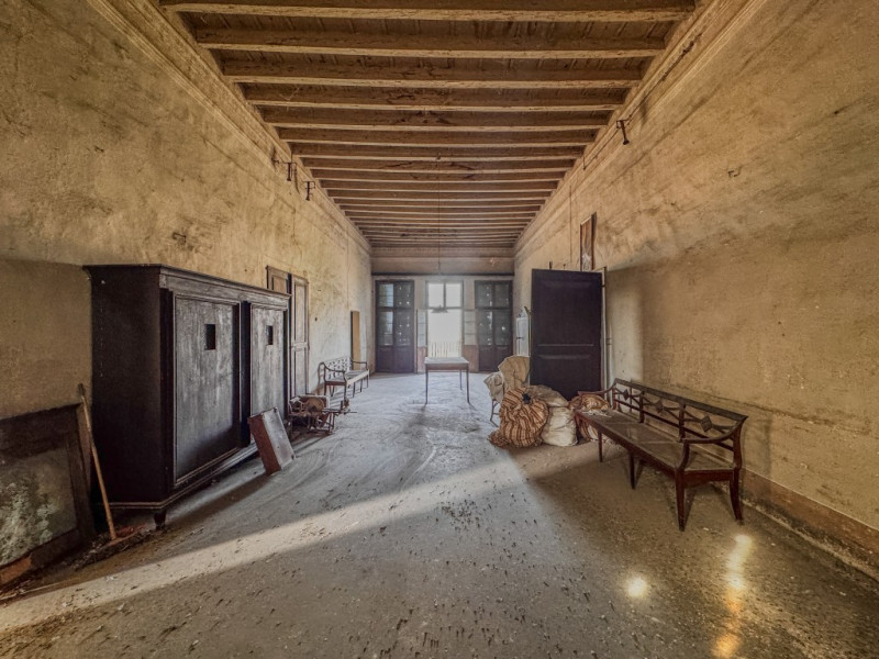 COMPOSIZIONE:
Proponiamo in vendita villa storica composta da abitazione principale, disposta su ...