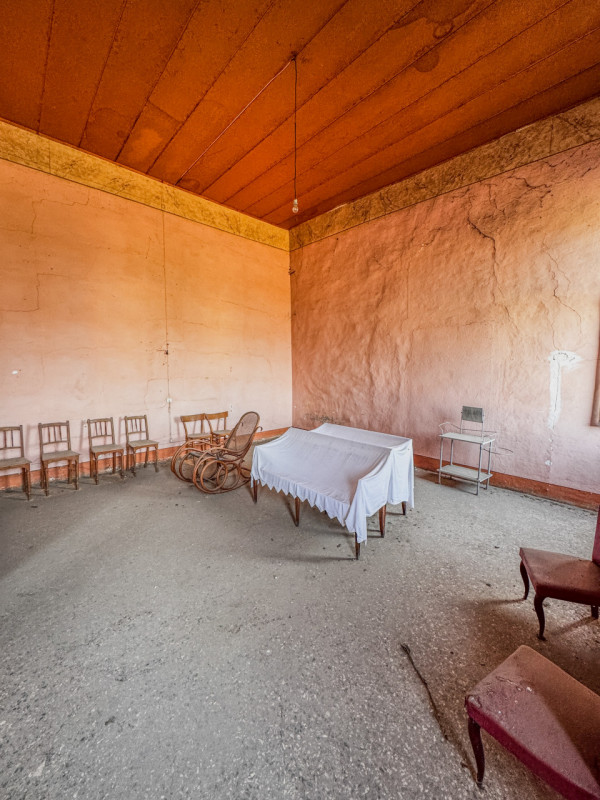 COMPOSIZIONE:
Proponiamo in vendita villa storica composta da abitazione principale, disposta su ...