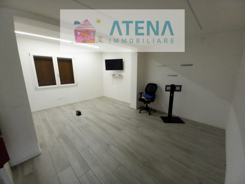 rif. 26608

MASERA' DI PADOVA

Proponiamo in affitto, in centro a Maserà, vicino ai servizi e ad ...