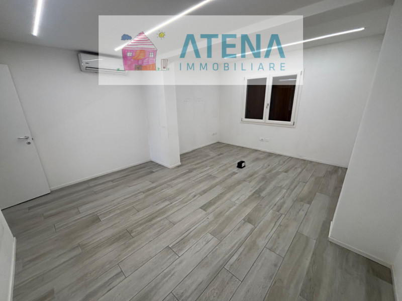 rif. 26608

MASERA' DI PADOVA

Proponiamo in affitto, in centro a Maserà, vicino ai servizi e ad ...