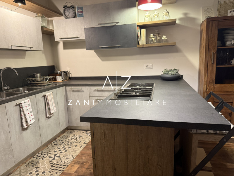 Proponiamo in affitto uno spazioso appartamento bilocale  120 mq, situato in centro a Castelfranc...