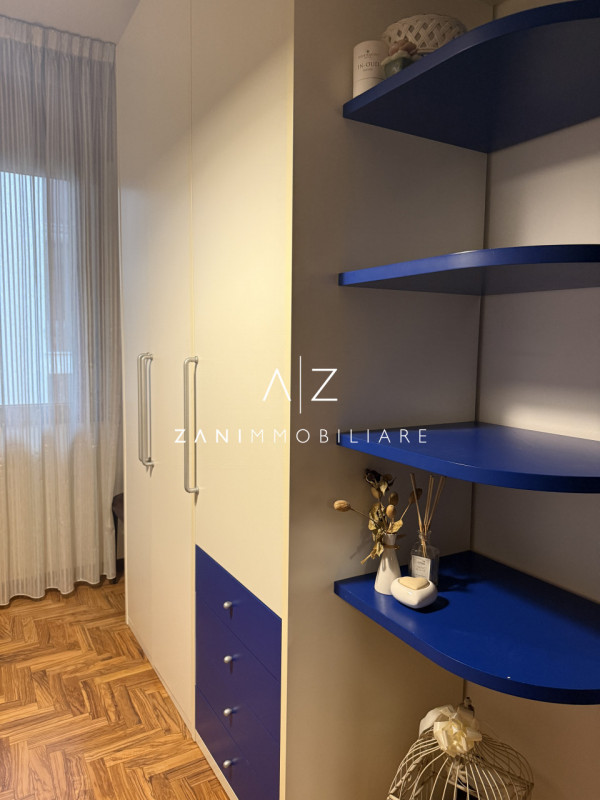 Proponiamo in affitto uno spazioso appartamento bilocale  120 mq, situato in centro a Castelfranc...