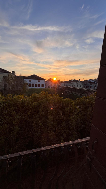 Se cerchi una casa che abbia un’anima e che ti faccia sentire abbracciato appena varchi la porta,...