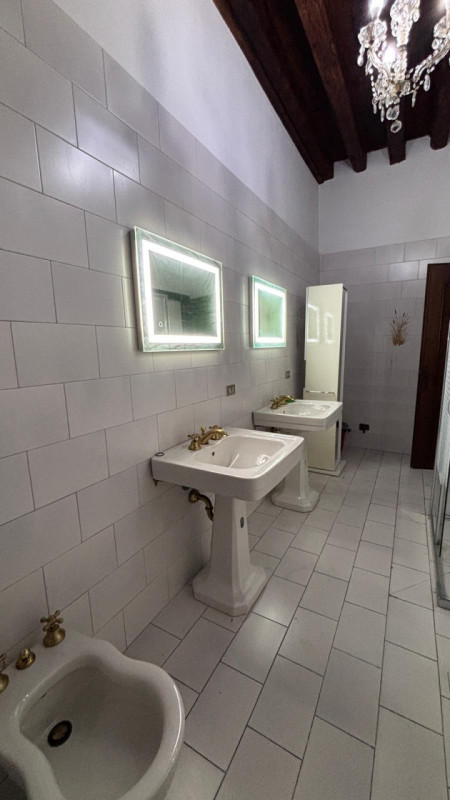 Se cerchi una casa che abbia un’anima e che ti faccia sentire abbracciato appena varchi la porta,...