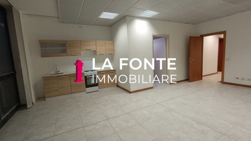 Scopri questo splendido ufficio situato nel cuore pulsante di Vigonza, un’ottima scelta per profe...