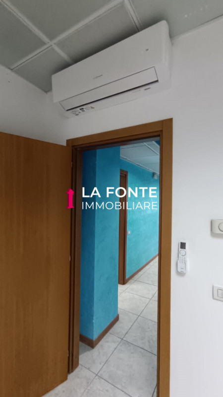 Scopri questo splendido ufficio situato nel cuore pulsante di Vigonza, un’ottima scelta per profe...