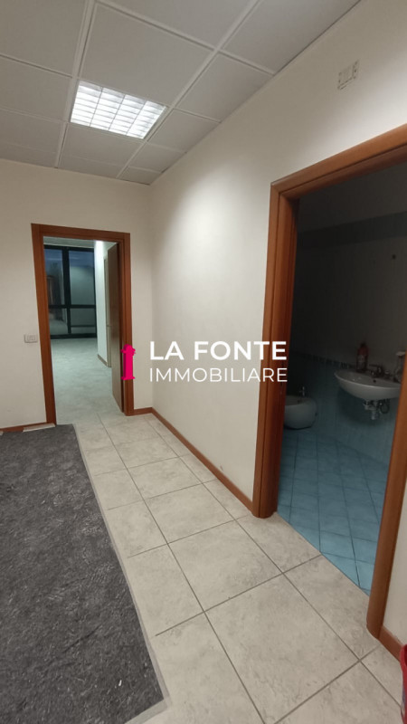 Scopri questo splendido ufficio situato nel cuore pulsante di Vigonza, un’ottima scelta per profe...