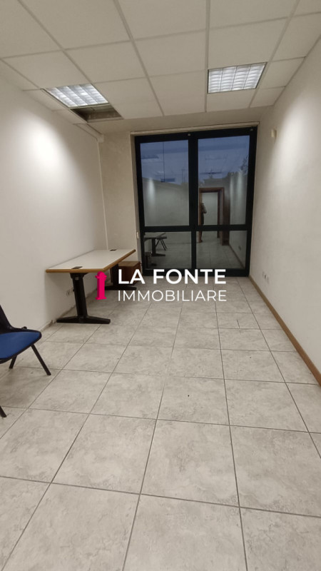 Scopri questo splendido ufficio situato nel cuore pulsante di Vigonza, un’ottima scelta per profe...