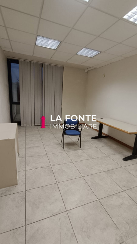 Scopri questo splendido ufficio situato nel cuore pulsante di Vigonza, un’ottima scelta per profe...