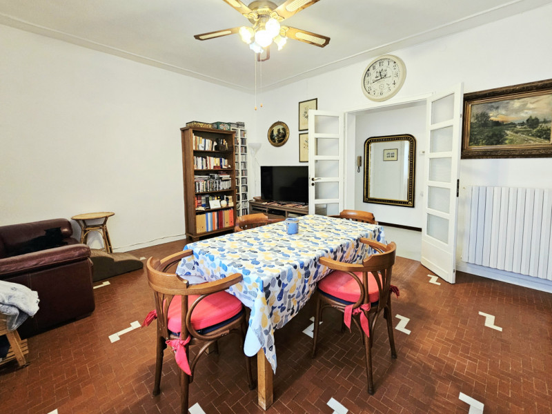 Proponiamo in vendita a Este, appartamento al secondo piano, sito in un contesto residenziale com...