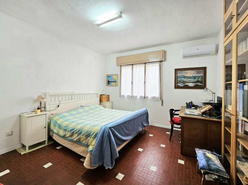 Proponiamo in vendita a Este, appartamento al secondo piano, sito in un contesto residenziale com...