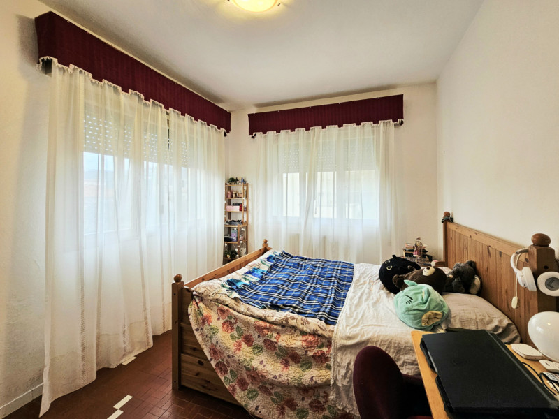 Proponiamo in vendita a Este, appartamento al secondo piano, sito in un contesto residenziale com...