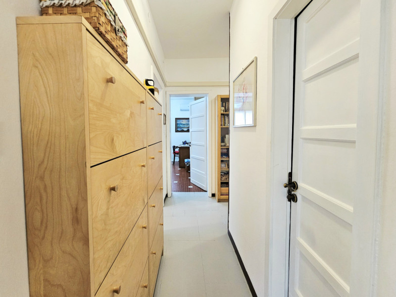 Proponiamo in vendita a Este, appartamento al secondo piano, sito in un contesto residenziale com...