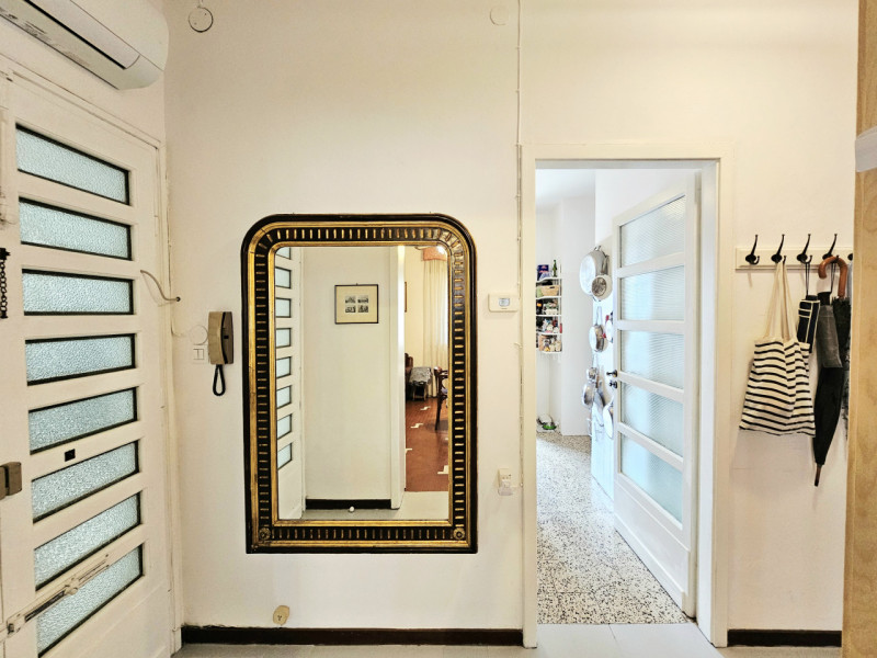 Proponiamo in vendita a Este, appartamento al secondo piano, sito in un contesto residenziale com...