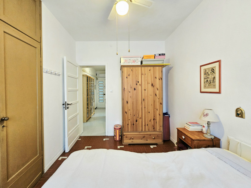 Proponiamo in vendita a Este, appartamento al secondo piano, sito in un contesto residenziale com...