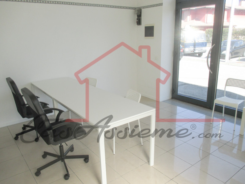 Rif. VH021
In frazione di San Martino di Lupari proponiamo in affitto locale commerciale al piano...