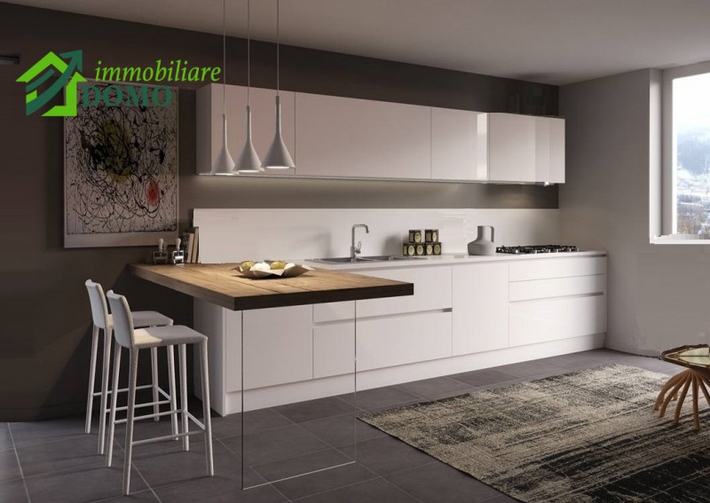 Schio centro, su piccolo contesto,  appartamento mansardato posto all'ultimo piano su 2 livelli, ...