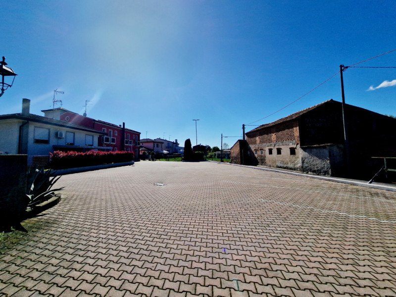 Ciao da Arcobaleno Immobiliare, oggi ti proponiamo in vendita in nostra esclusiva  a Stanghella u...