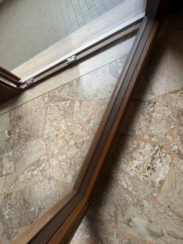 VICENZA, ZONA SAN BORTOLO: BICAMERE IN LOCAZIONE CON GARAGE - RIF. 8359
All'interno di buon conte...