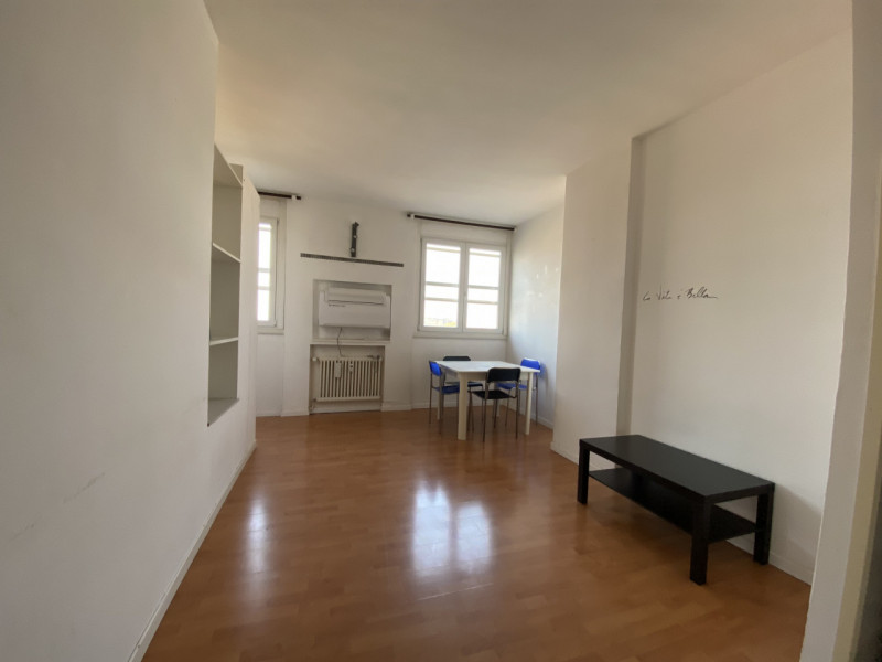 Centro Storico Piazza Garibaldi Appartamentino piano alto arredato luminoso soggiorno angolo cott...