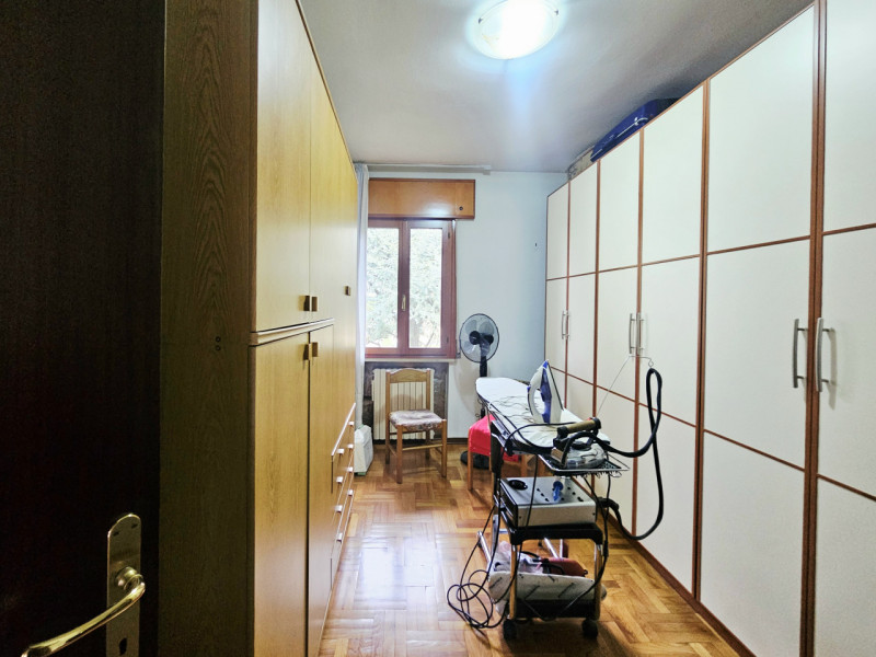 Proponiamo in vendita, a Megliadino San Vitale, spaziosa casa singola con ampia area verde esclus...