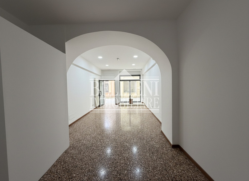 CENTRO STORICO: nel cuore del centro storico di Vicenza, proponiamo in locazione splendido negozi...