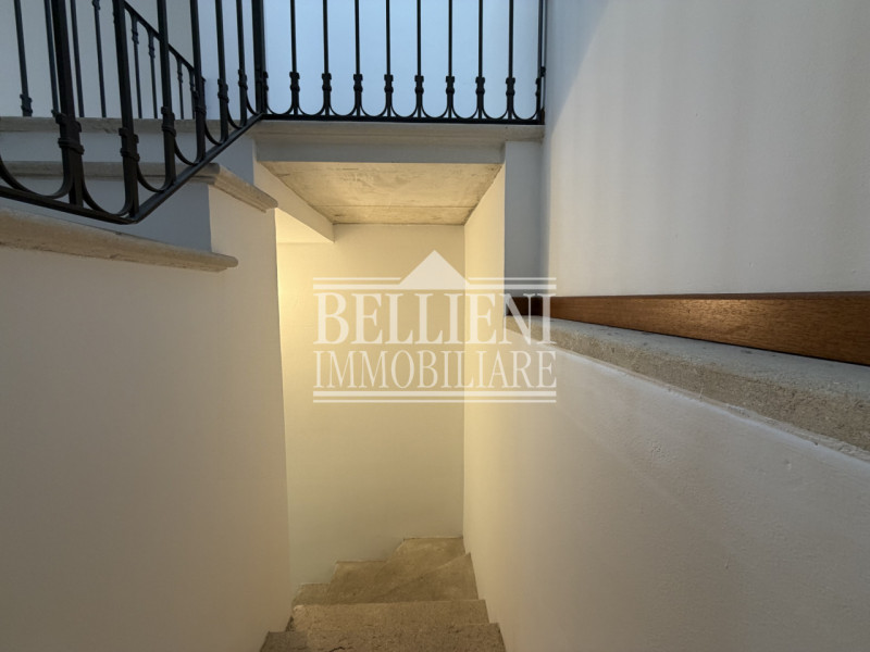 CENTRO STORICO: nel cuore del centro storico di Vicenza, proponiamo in locazione splendido negozi...