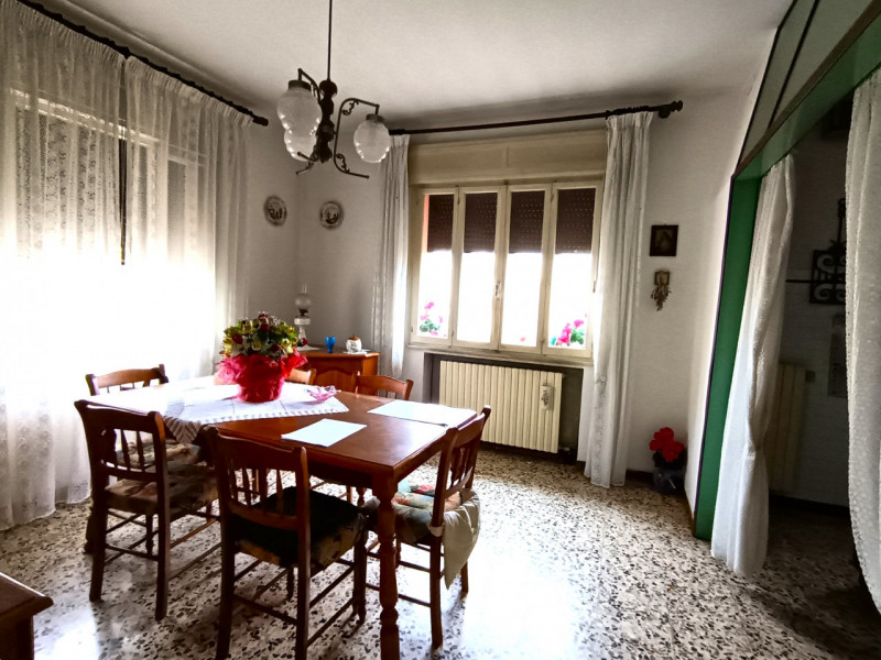 Rif. PON165 
Nel cuore di Pontelongo proponiamo in vendita una rara opportunità: una casa singola...