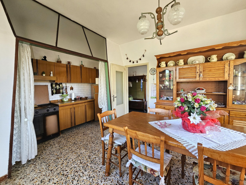 Rif. PON165 
Nel cuore di Pontelongo proponiamo in vendita una rara opportunità: una casa singola...