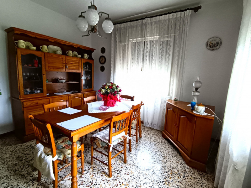 Rif. PON165 
Nel cuore di Pontelongo proponiamo in vendita una rara opportunità: una casa singola...