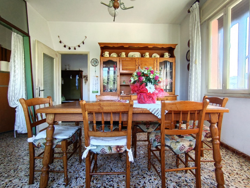 Rif. PON165 
Nel cuore di Pontelongo proponiamo in vendita una rara opportunità: una casa singola...