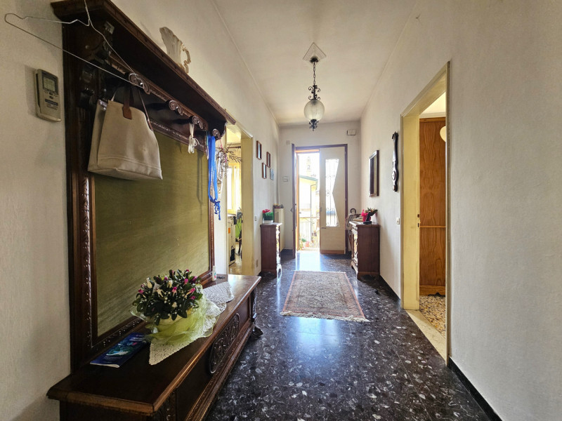 Rif. PON165 
Nel cuore di Pontelongo proponiamo in vendita una rara opportunità: una casa singola...