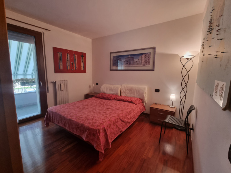 PONTE SAN NICOLO’: Classe Energetica A3 - EPgl,nren 53,93  KWh/mq anno. 
Proponiamo bilocale al p...