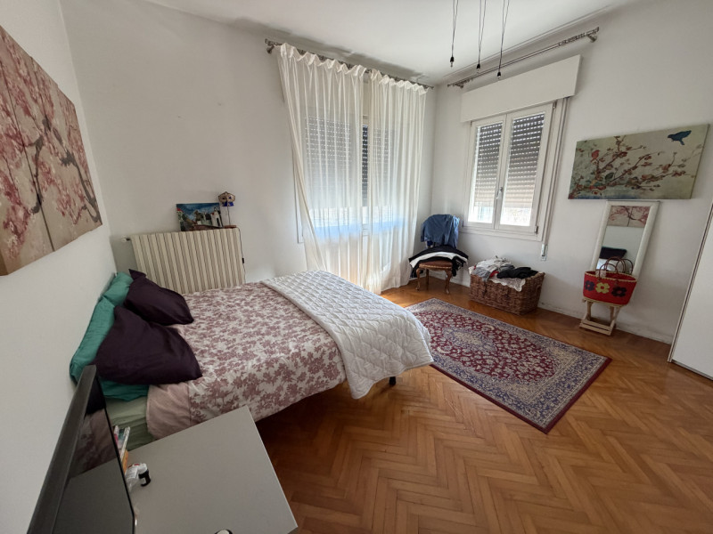 Nel pieno centro di Battaglia Terme, in posizione estremamente comoda ai principali collegamenti ...