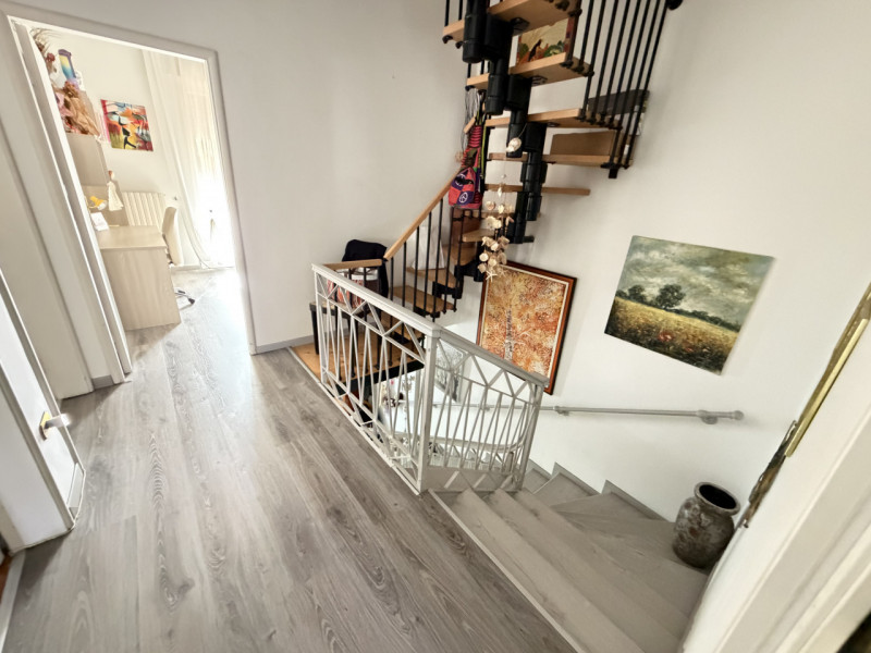 Nel pieno centro di Battaglia Terme, in posizione estremamente comoda ai principali collegamenti ...