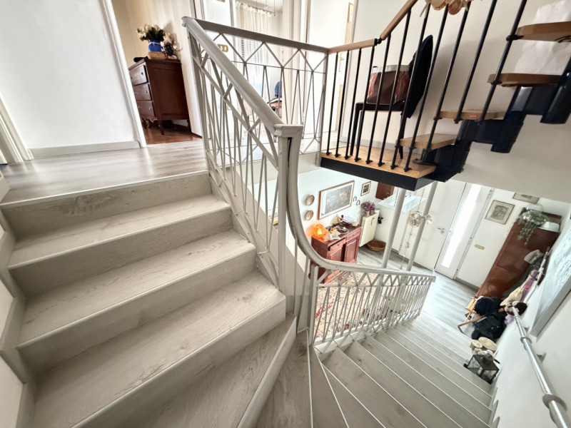 Nel pieno centro di Battaglia Terme, in posizione estremamente comoda ai principali collegamenti ...