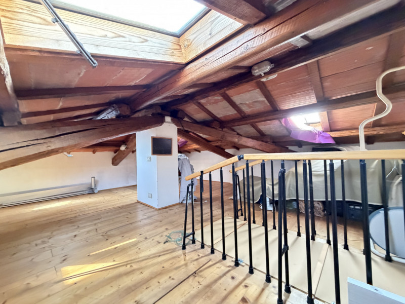 Nel pieno centro di Battaglia Terme, in posizione estremamente comoda ai principali collegamenti ...