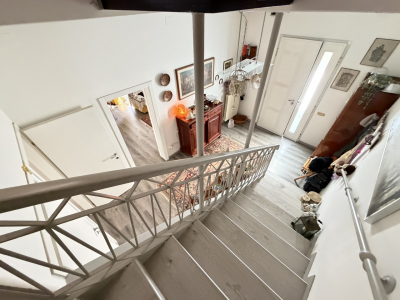 Nel pieno centro di Battaglia Terme, in posizione estremamente comoda ai principali collegamenti ...