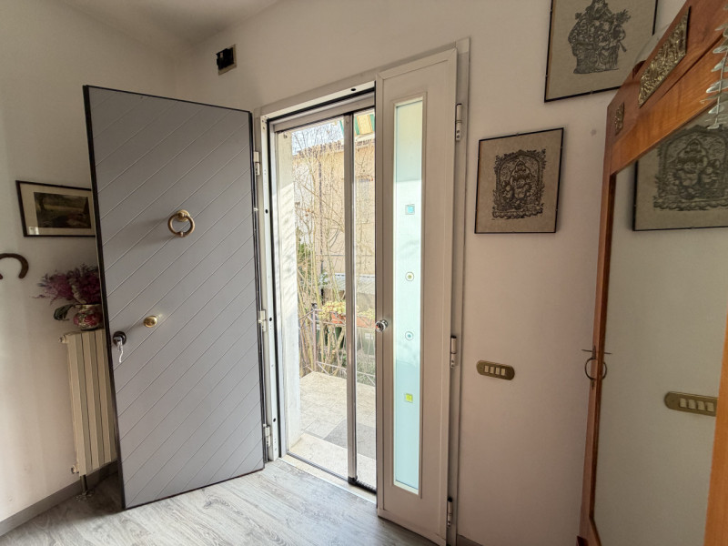 Nel pieno centro di Battaglia Terme, in posizione estremamente comoda ai principali collegamenti ...