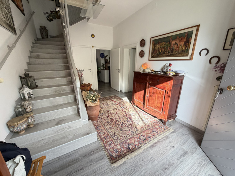 Nel pieno centro di Battaglia Terme, in posizione estremamente comoda ai principali collegamenti ...