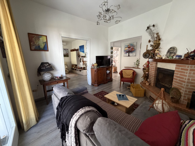 Nel pieno centro di Battaglia Terme, in posizione estremamente comoda ai principali collegamenti ...