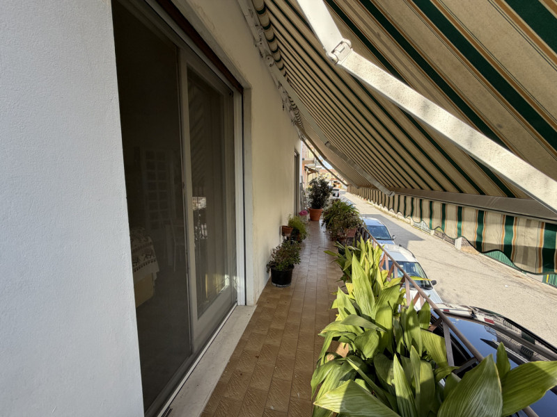 Nel pieno centro di Battaglia Terme, in posizione estremamente comoda ai principali collegamenti ...