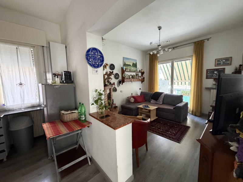 Nel pieno centro di Battaglia Terme, in posizione estremamente comoda ai principali collegamenti ...