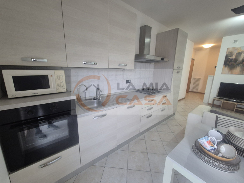 ANNUNCIO RIVOLTO A PERSONE CON REDDITI STABILI E CONTRATTO DI LAVORO A TEMPO INDETERMINATO. RICHI...