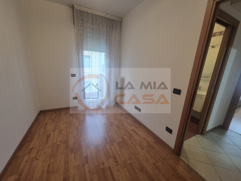 ANNUNCIO RIVOLTO A PERSONE CON REDDITI STABILI E CONTRATTO DI LAVORO A TEMPO INDETERMINATO. RICHI...