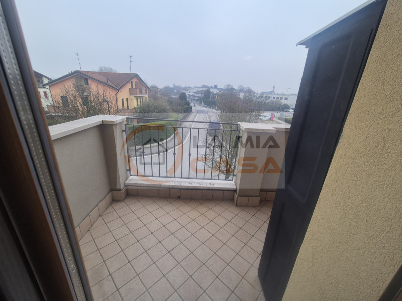 ANNUNCIO RIVOLTO A PERSONE CON REDDITI STABILI E CONTRATTO DI LAVORO A TEMPO INDETERMINATO. RICHI...